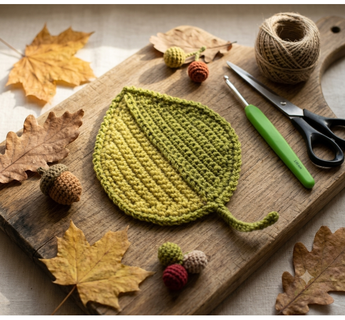 Crochet motif pattern applique leaf fall Leaf coaster