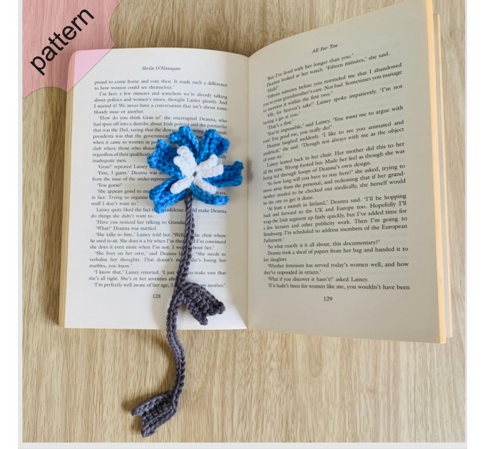 Handmade Crochet Cornflower Bookmark – Unique and Elegant Accessory for Book Lovers